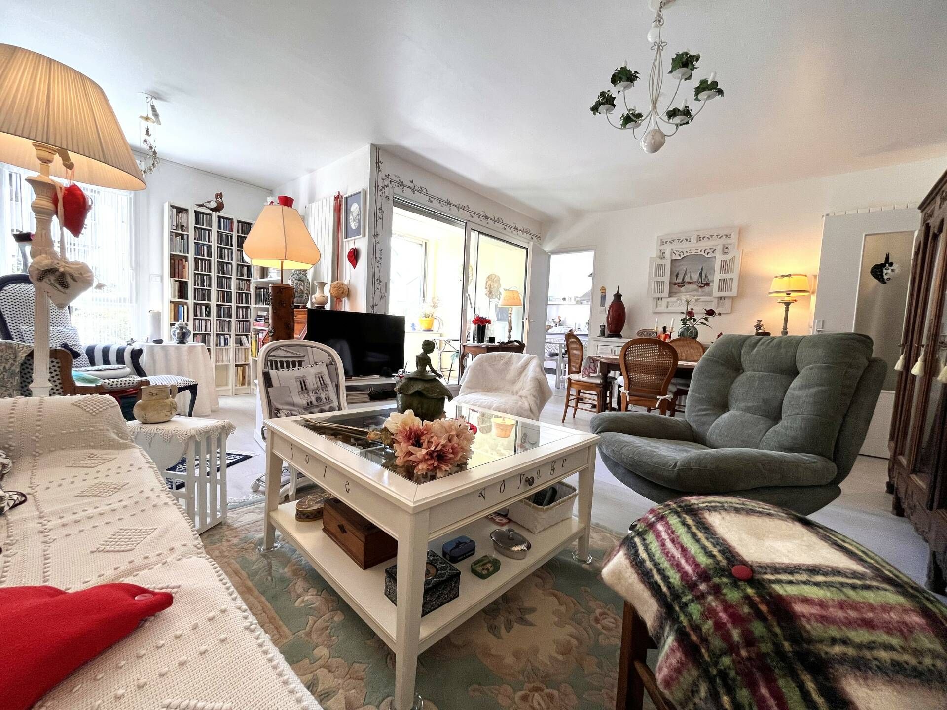 Appartement de 98 m² entièrement rénové Viager occupé SANS RENTE à QUIMPER