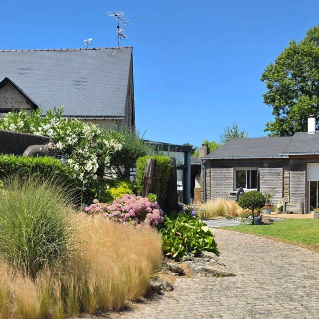 Belle demeure d'architecte vendue en viager occupé à GUÉRANDE